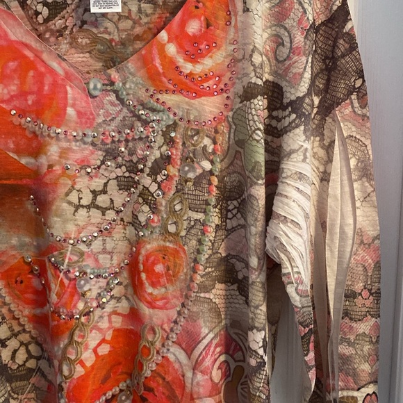 Lightweight Tunic with Asymmetrical Hem-1X - Picture 4 of 10